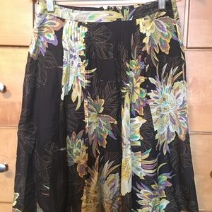 Skirt, sz S, Beautiful soft material w/lining